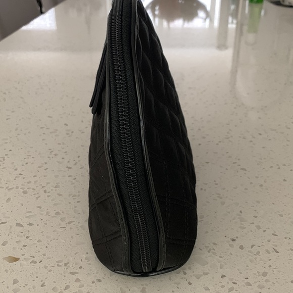 NWT WHITE HOUSE | BLACK MARKET Quilted Bow Black Cosmetic Case - Picture 3 of 10